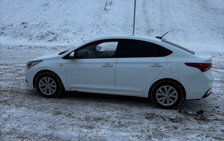 Hyundai Solaris II рестайлинг, 2019 год, 950 000 рублей, 4 фотография