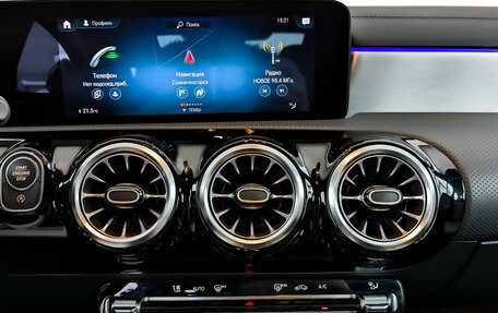 Mercedes-Benz CLA, 2021 год, 3 565 000 рублей, 15 фотография