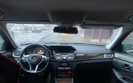 Mercedes-Benz E-Класс, 2013 год, 1 650 000 рублей, 10 фотография
