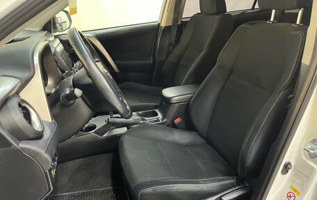 Toyota RAV4, 2013 год, 1 660 000 рублей, 6 фотография