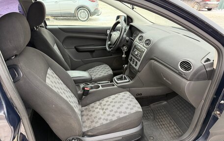 Ford Focus II рестайлинг, 2006 год, 300 000 рублей, 24 фотография