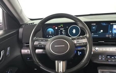 Hyundai Kona, 2023 год, 2 300 000 рублей, 13 фотография