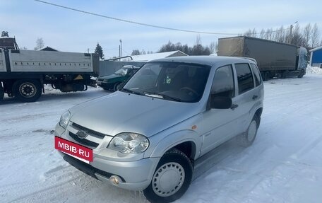 Chevrolet Niva I рестайлинг, 2009 год, 350 000 рублей, 4 фотография