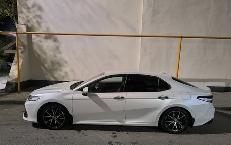 Toyota Camry, 2019 год, 2 250 000 рублей, 4 фотография
