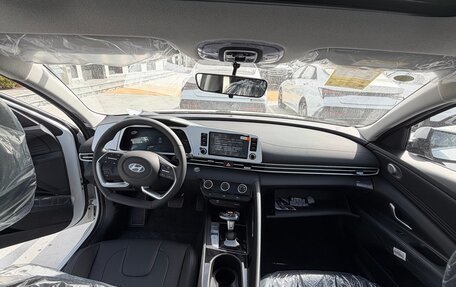 Hyundai Elantra, 2025 год, 1 750 000 рублей, 5 фотография