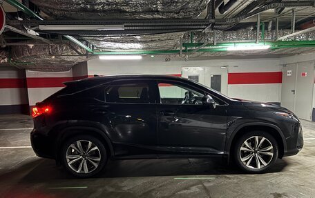 Lexus RX IV рестайлинг, 2017 год, 3 850 000 рублей, 3 фотография