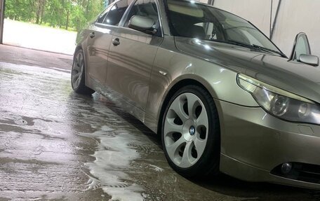 BMW 5 серия, 2005 год, 900 000 рублей, 6 фотография
