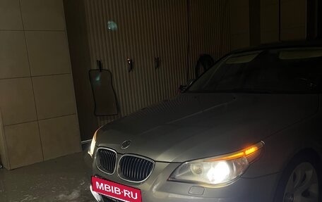 BMW 5 серия, 2005 год, 900 000 рублей, 10 фотография