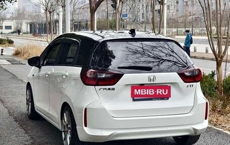 Honda Fit, 2022 год, 1 200 000 рублей, 3 фотография