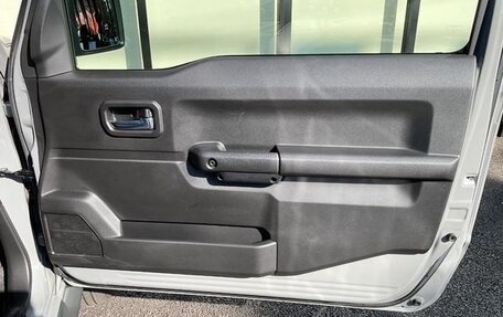 Suzuki Jimny, 2022 год, 1 950 000 рублей, 17 фотография