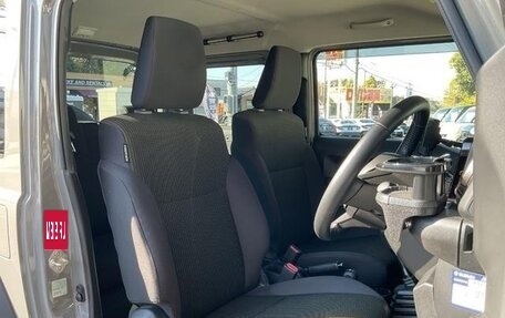 Suzuki Jimny, 2022 год, 1 950 000 рублей, 21 фотография