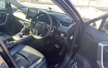 Toyota RAV4, 2019 год, 3 350 000 рублей, 10 фотография