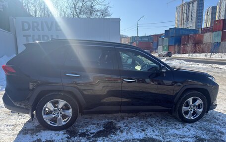 Toyota RAV4, 2019 год, 3 350 000 рублей, 6 фотография