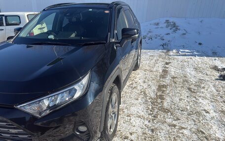 Toyota RAV4, 2019 год, 3 350 000 рублей, 4 фотография