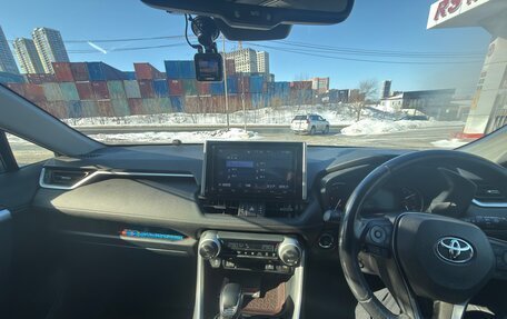 Toyota RAV4, 2019 год, 3 350 000 рублей, 12 фотография