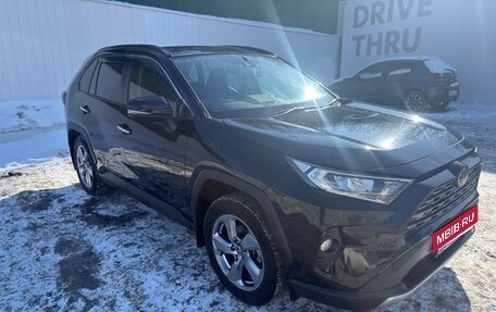 Toyota RAV4, 2019 год, 3 350 000 рублей, 7 фотография
