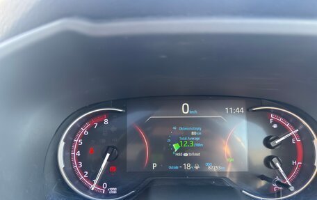 Toyota RAV4, 2019 год, 3 350 000 рублей, 17 фотография