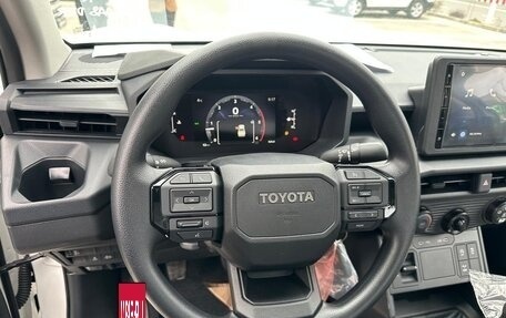 Toyota Hilux, 2025 год, 5 900 000 рублей, 10 фотография