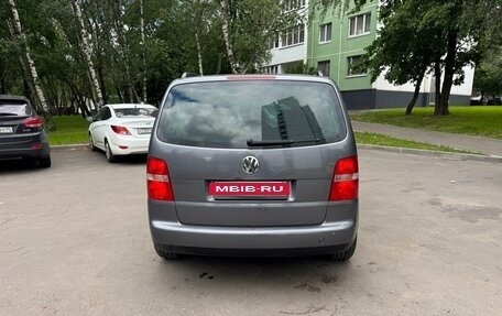 Volkswagen Touran III, 2006 год, 650 000 рублей, 2 фотография