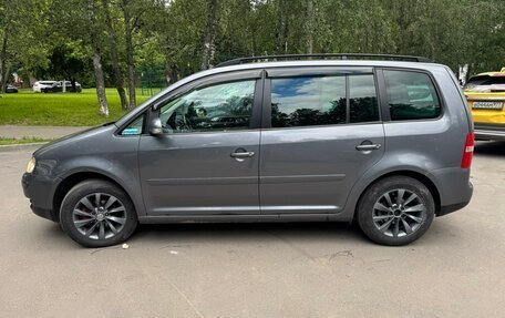 Volkswagen Touran III, 2006 год, 650 000 рублей, 8 фотография