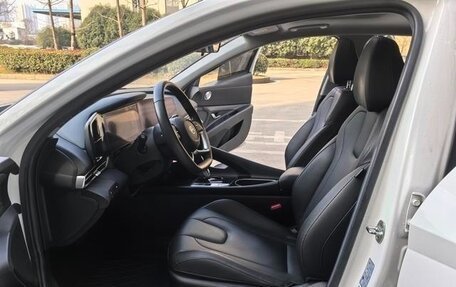 Hyundai Elantra, 2021 год, 1 280 000 рублей, 12 фотография