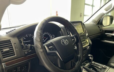 Toyota Land Cruiser 200, 2018 год, 7 200 000 рублей, 11 фотография