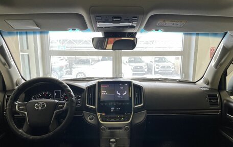 Toyota Land Cruiser 200, 2018 год, 7 200 000 рублей, 14 фотография