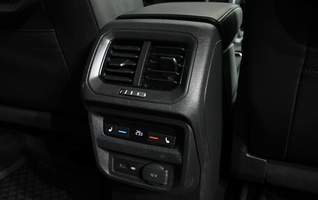 Volkswagen Tiguan II, 2018 год, 3 250 000 рублей, 12 фотография