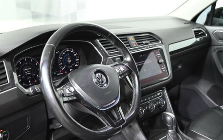 Volkswagen Tiguan II, 2018 год, 3 250 000 рублей, 19 фотография