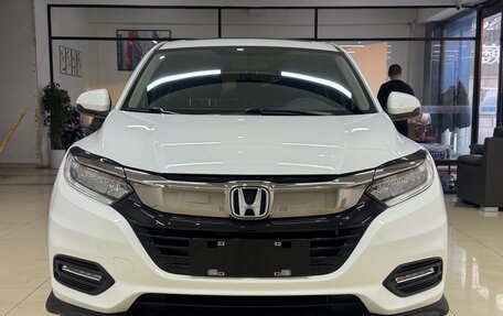 Honda Vezel, 2021 год, 1 800 000 рублей, 2 фотография