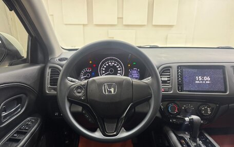 Honda Vezel, 2021 год, 1 800 000 рублей, 16 фотография