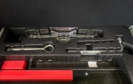 Honda Vezel, 2021 год, 1 800 000 рублей, 20 фотография