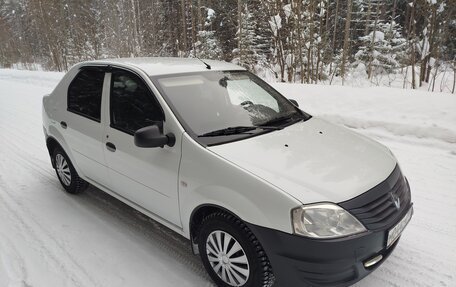 Renault Logan I, 2013 год, 455 000 рублей, 2 фотография