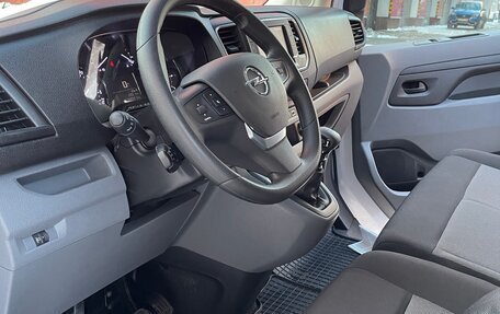 Opel Vivaro, 2022 год, 3 500 000 рублей, 5 фотография