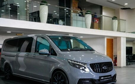 Mercedes-Benz V-Класс, 2023 год, 16 500 000 рублей, 2 фотография