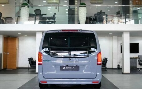 Mercedes-Benz V-Класс, 2023 год, 16 500 000 рублей, 23 фотография