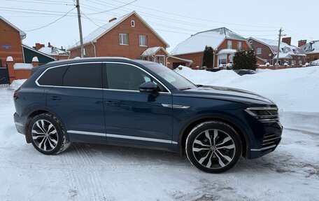 Volkswagen Touareg III, 2019 год, 5 800 000 рублей, 1 фотография