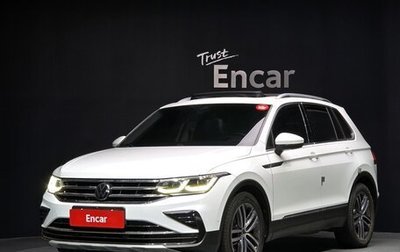 Volkswagen Tiguan II, 2022 год, 3 696 000 рублей, 1 фотография