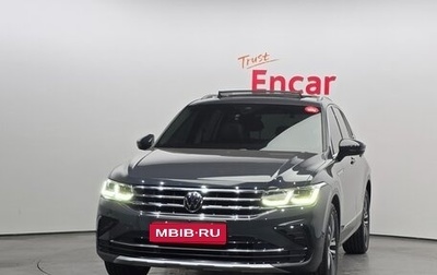 Volkswagen Tiguan II, 2023 год, 3 850 000 рублей, 1 фотография