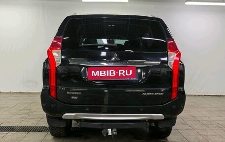 Mitsubishi Pajero Sport III рестайлинг, 2017 год, 2 490 000 рублей, 6 фотография