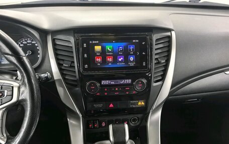 Mitsubishi Pajero Sport III рестайлинг, 2017 год, 2 490 000 рублей, 14 фотография