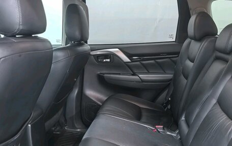 Mitsubishi Pajero Sport III рестайлинг, 2017 год, 2 490 000 рублей, 18 фотография