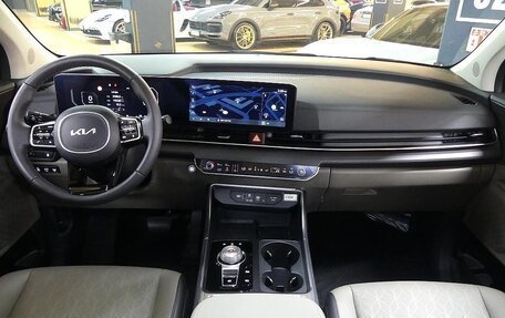 KIA Carnival, 2025 год, 6 200 000 рублей, 7 фотография