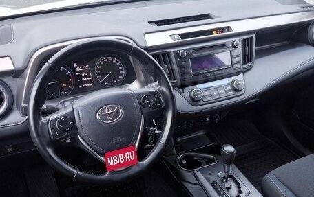 Toyota RAV4, 2018 год, 2 480 000 рублей, 4 фотография