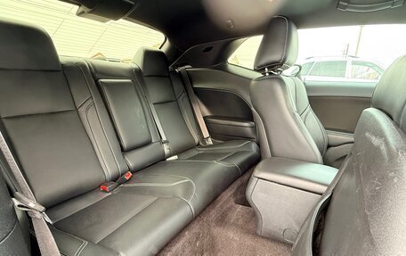 Dodge Challenger III рестайлинг 2, 2017 год, 3 300 000 рублей, 8 фотография