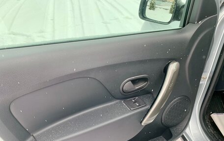 Renault Logan II, 2022 год, 1 595 000 рублей, 9 фотография