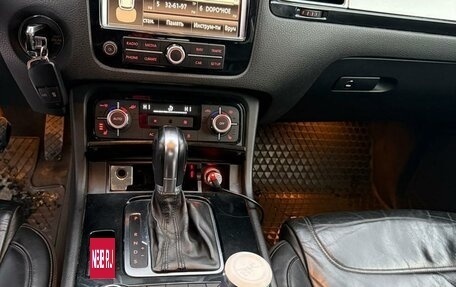 Volkswagen Touareg III, 2011 год, 1 800 000 рублей, 8 фотография