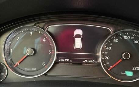 Volkswagen Touareg III, 2011 год, 1 800 000 рублей, 11 фотография