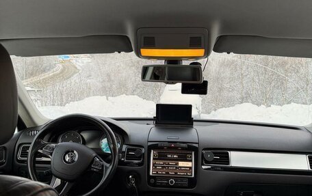 Volkswagen Touareg III, 2011 год, 1 800 000 рублей, 12 фотография