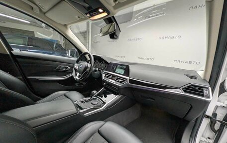 BMW 3 серия, 2019 год, 3 357 000 рублей, 10 фотография